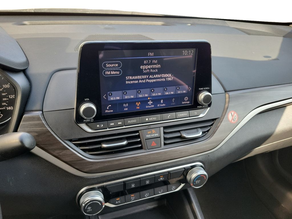 2025 Nissan Altima SV - Photo 14