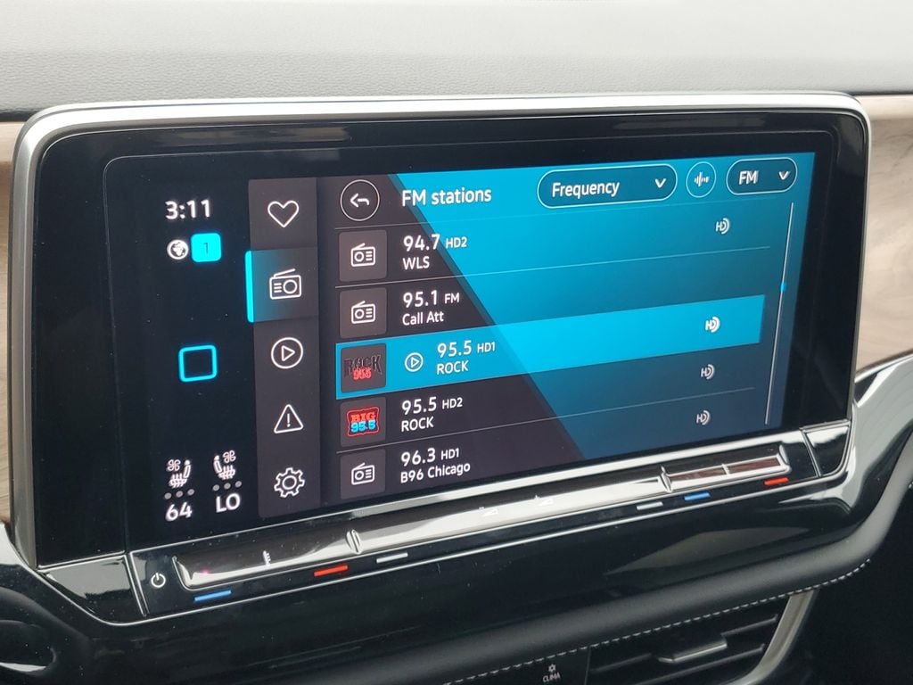 2024 Volkswagen Atlas SE w/Tech - Photo 13