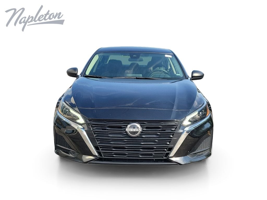 2025 Nissan Altima SV - Photo 9