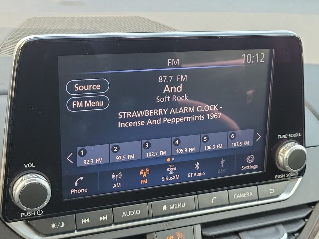 2025 Nissan Altima SV - Photo 13