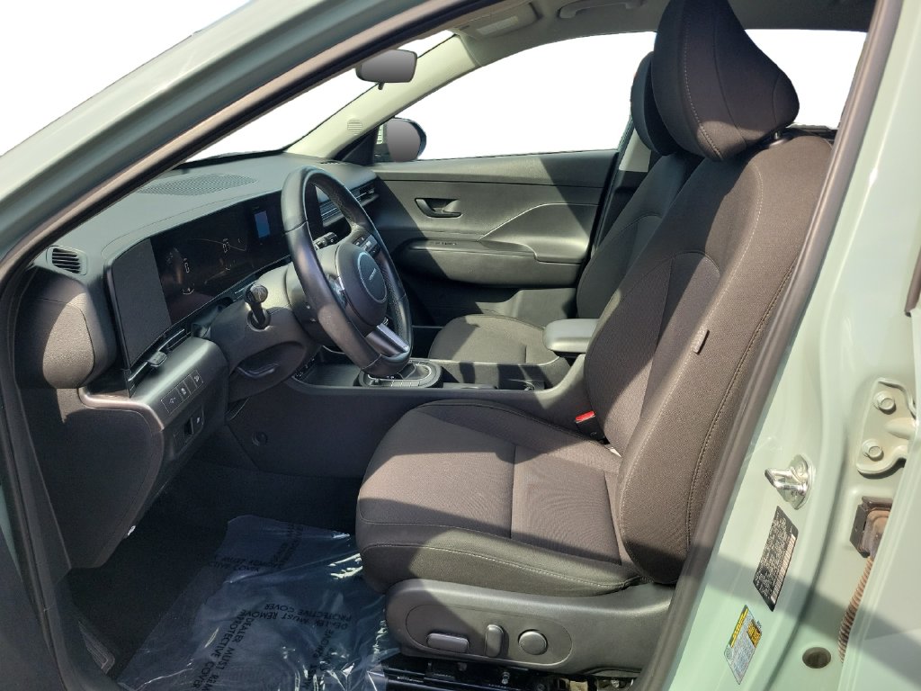 2025 Hyundai Kona SEL - Photo 17