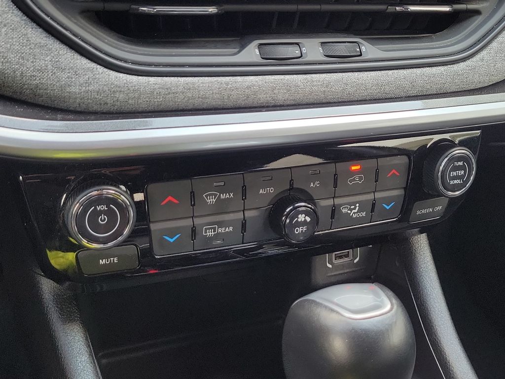 2025 Jeep Compass Latitude - Photo 18