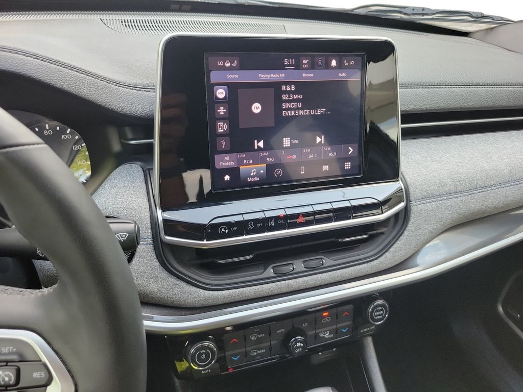 2025 Jeep Compass Latitude - Photo 16