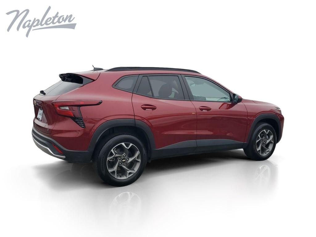 Used 2025 Chevrolet Trax LT SUV