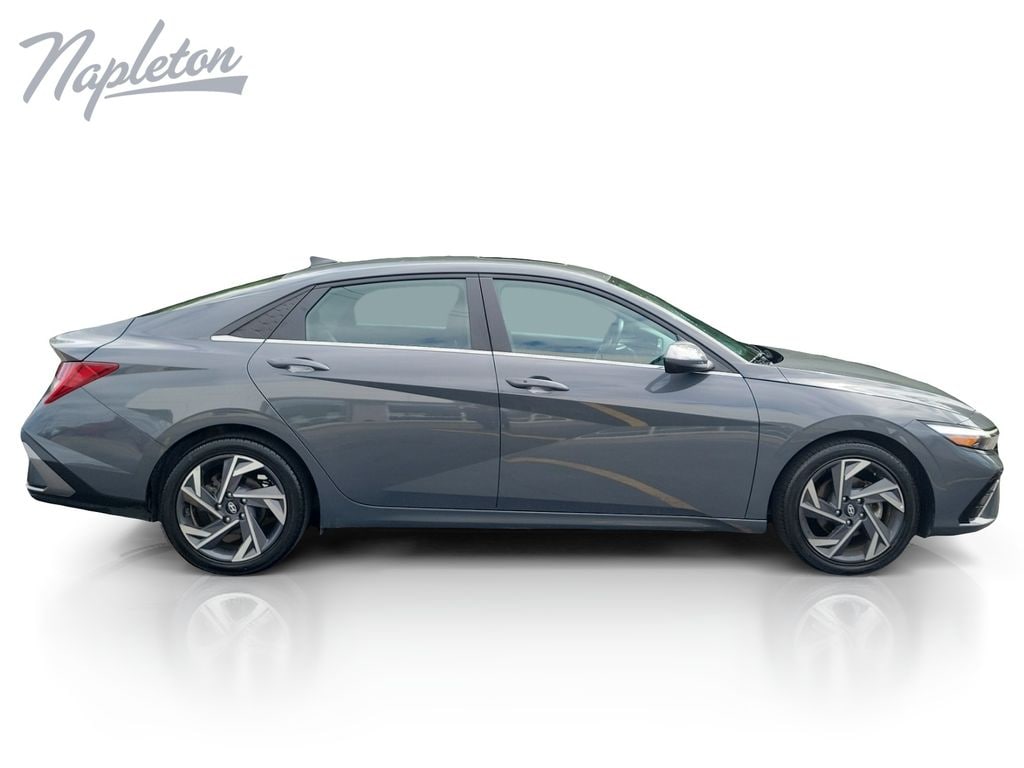 2025 Hyundai Elantra SEL - Photo 7