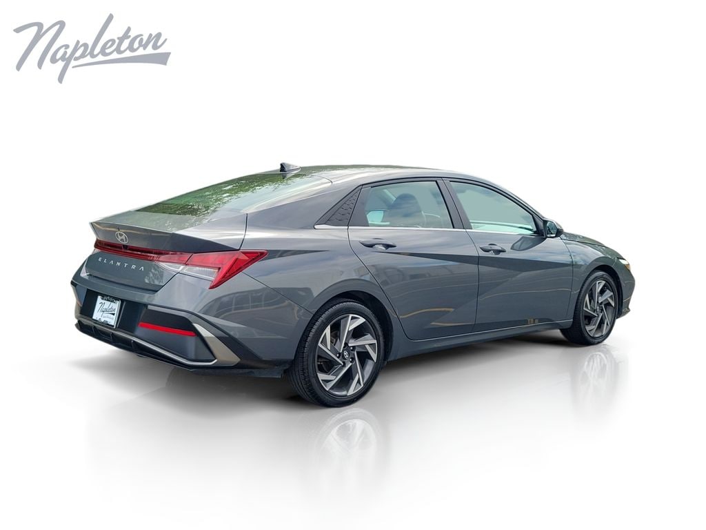 2025 Hyundai Elantra SEL - Photo 6