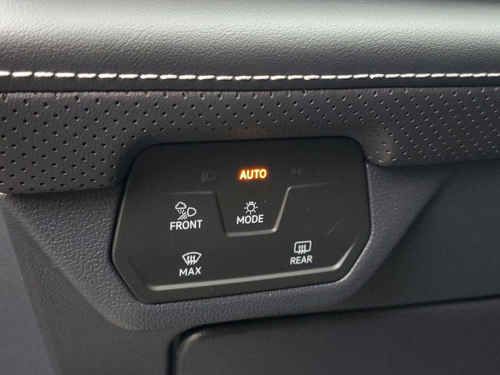 2024 Volkswagen Atlas SE w/Tech - Photo 23