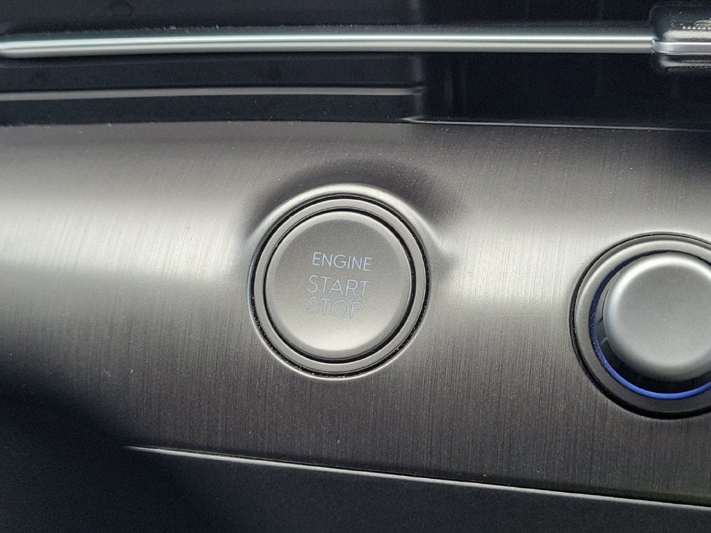 2025 Hyundai Kona SEL - Photo 14