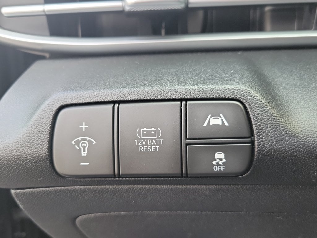 2023 Hyundai Elantra Blue - Photo 23