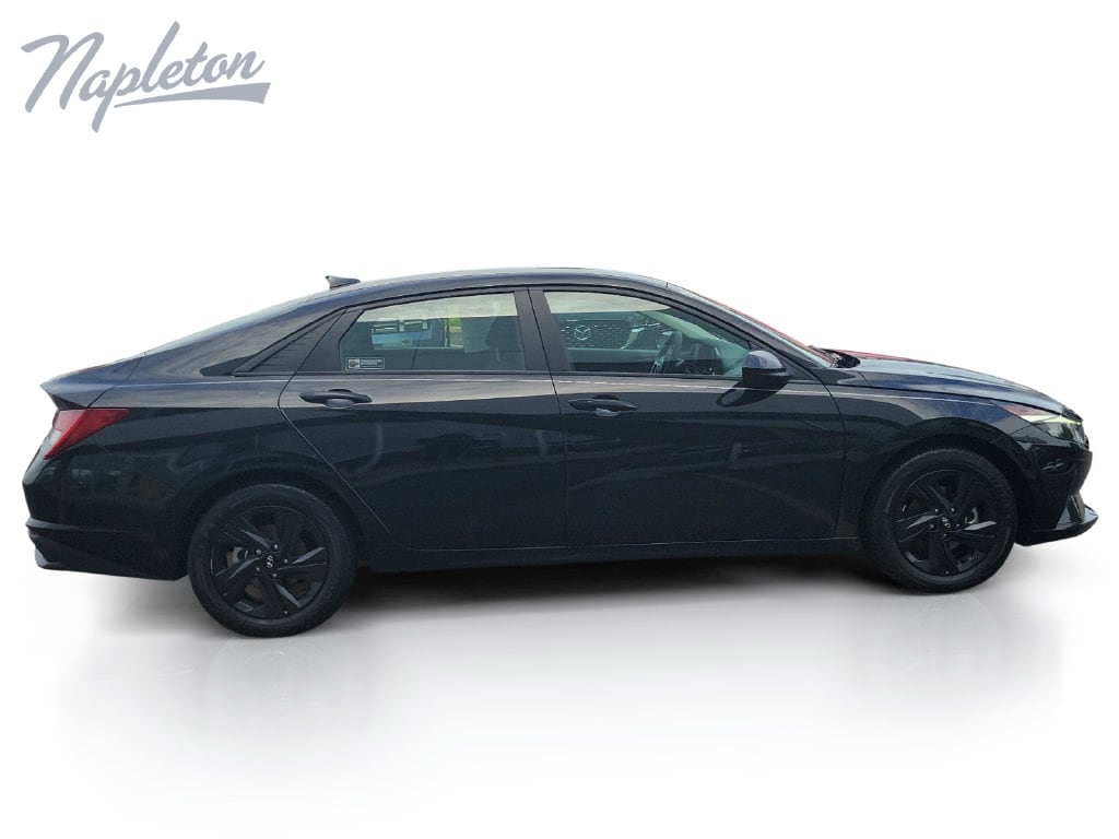 2023 Hyundai Elantra Blue - Photo 7