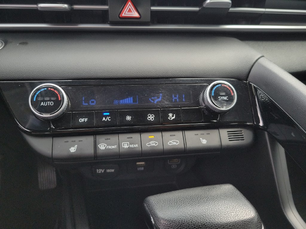 2023 Hyundai Elantra Blue - Photo 17