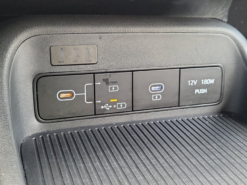 2025 Hyundai Kona SEL - Photo 16