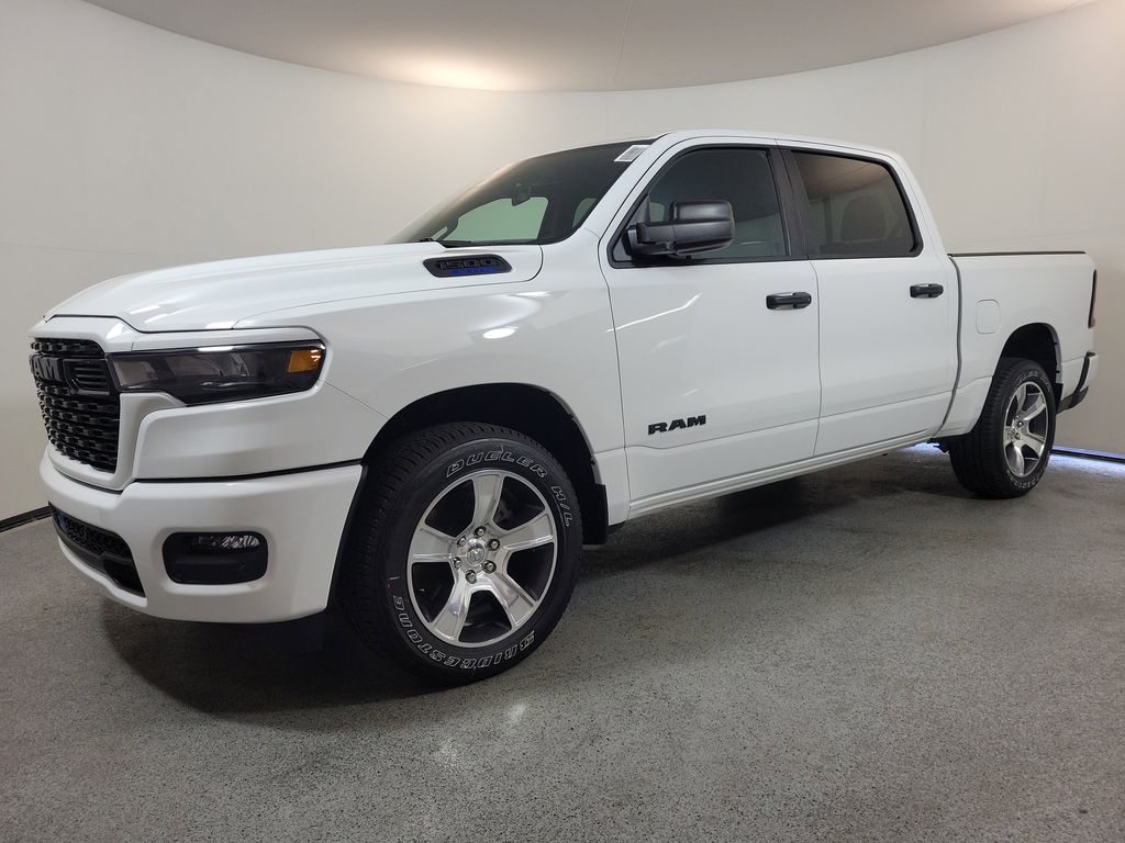 New 2026 Ram 1500 EXPRESS CREW CAB 4X2 5'7 BOX Pickup