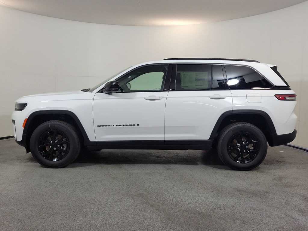 New 2026 Jeep Grand Cherokee LAREDO ALTITUDE 4X2 Sport Utility