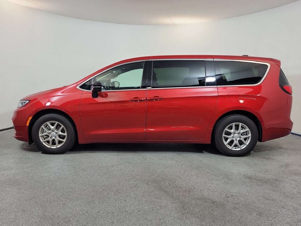Used 2026 Chrysler Pacifica Select Minivan/Van