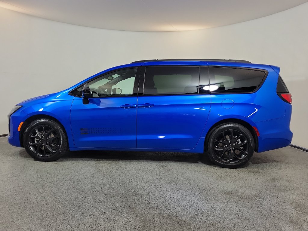 New 2027 Chrysler Pacifica SELECT Passenger Van