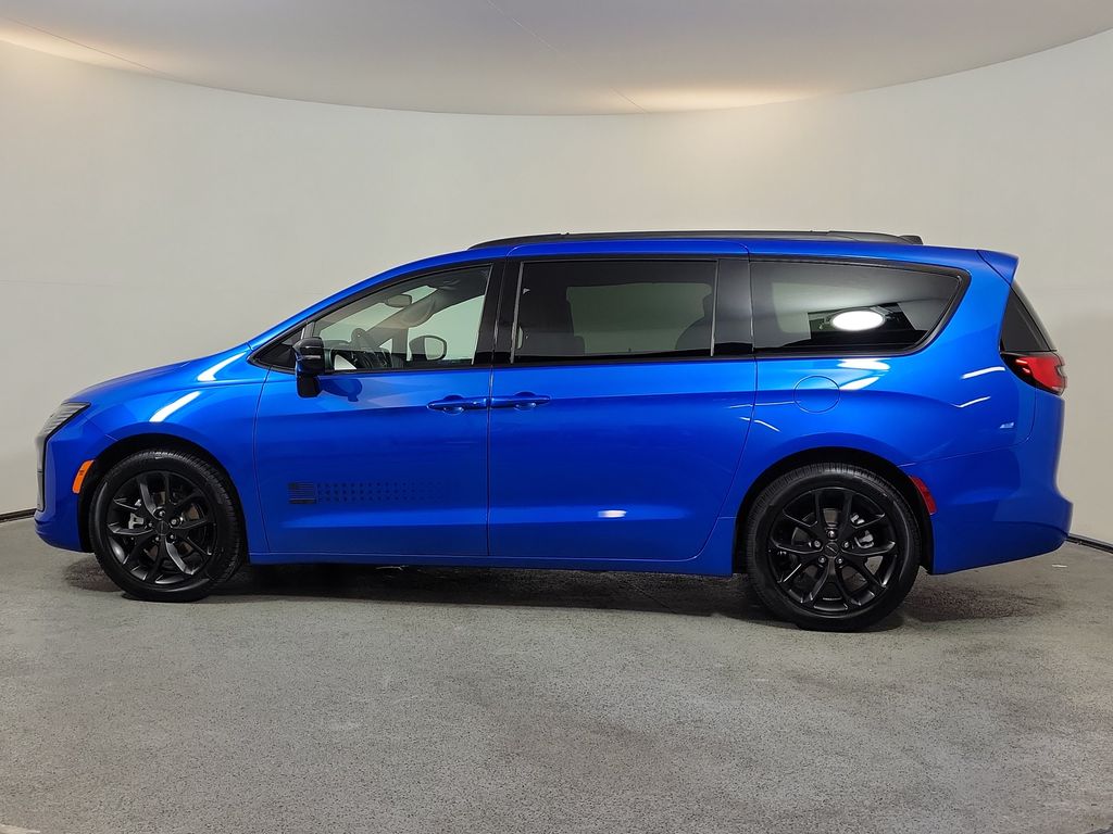 New 2027 Chrysler Pacifica SELECT Passenger Van