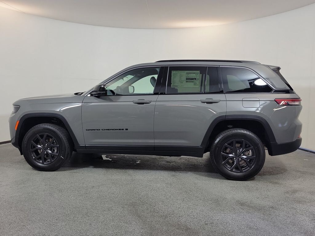 New 2027 Jeep Grand Cherokee Laredo Altitude Sport Utility