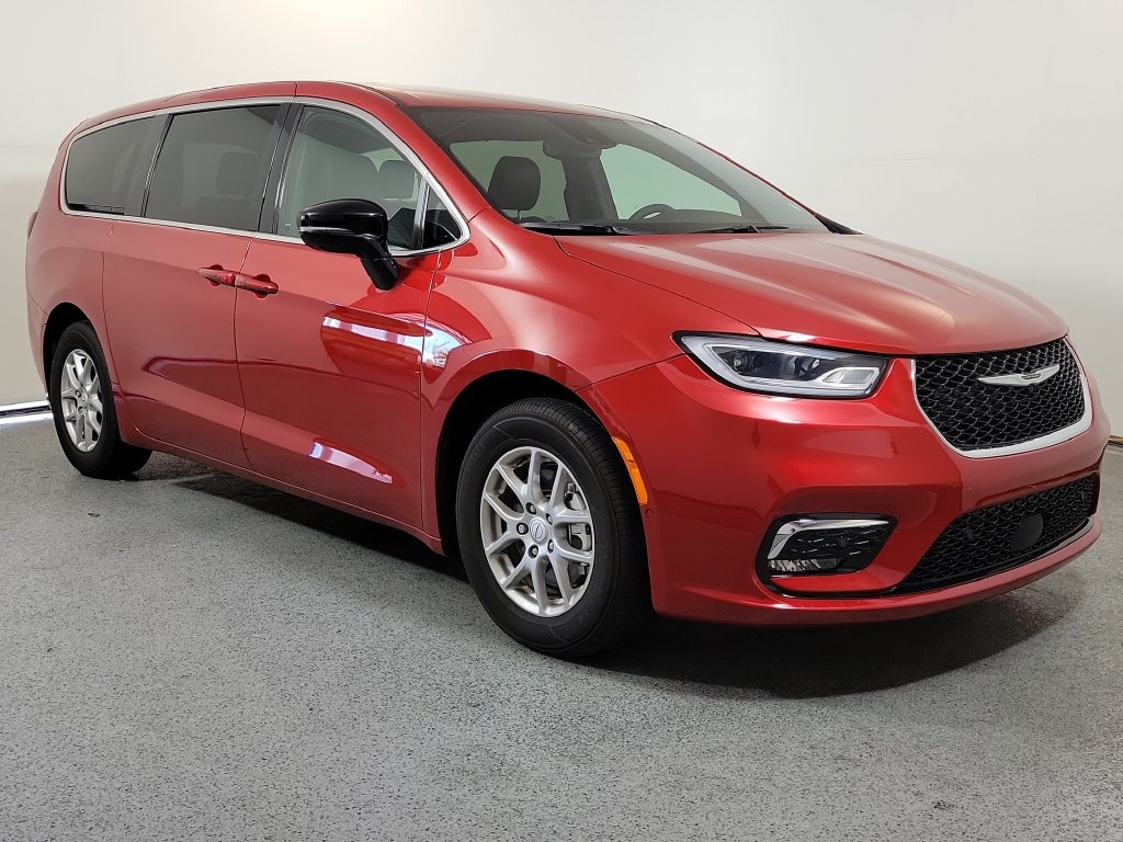 Used 2026 Chrysler Pacifica Select Minivan/Van