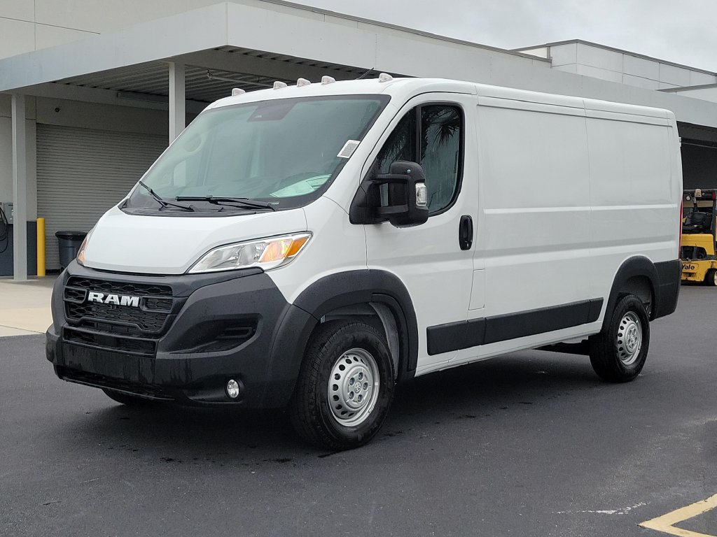 New 2026 Ram ProMaster PROMASTER 1500 TRADESMAN CARGO VAN LOW ROOF 136' W Cargo Van