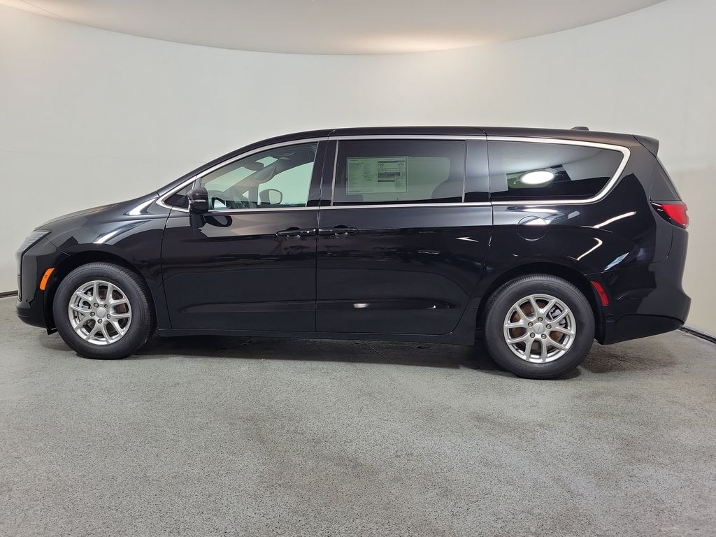New 2027 Chrysler Pacifica SELECT Passenger Van