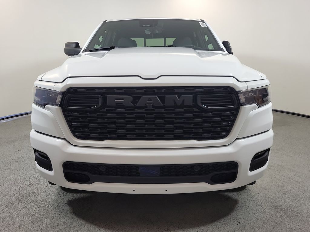 New 2026 Ram 1500 EXPRESS CREW CAB 4X2 5'7 BOX Pickup