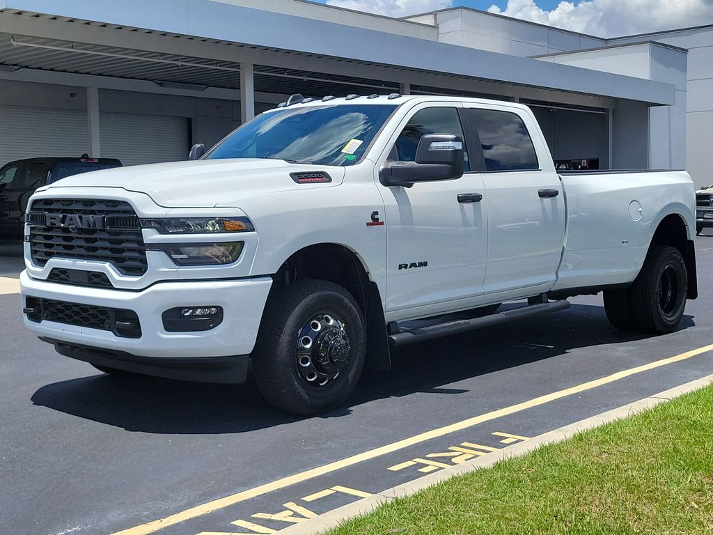 New 2026 Ram 3500 BIG HORN CREW CAB 4X4 8' BOX Pickup