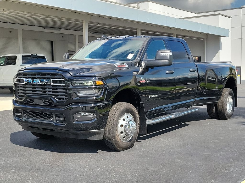 New 2026 Ram 3500 BIG HORN CREW CAB 4X4 8' BOX Pickup