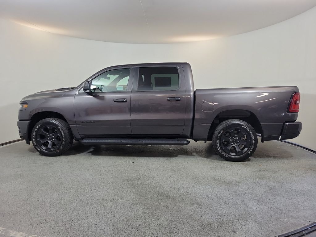 New 2026 Ram 1500 EXPRESS CREW CAB 4X4 5'7 BOX Pickup
