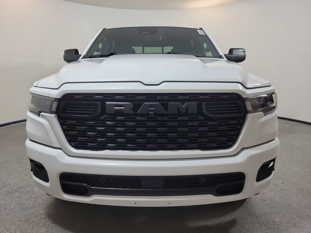 New 2026 Ram 1500 EXPRESS CREW CAB 4X2 5'7 BOX Pickup