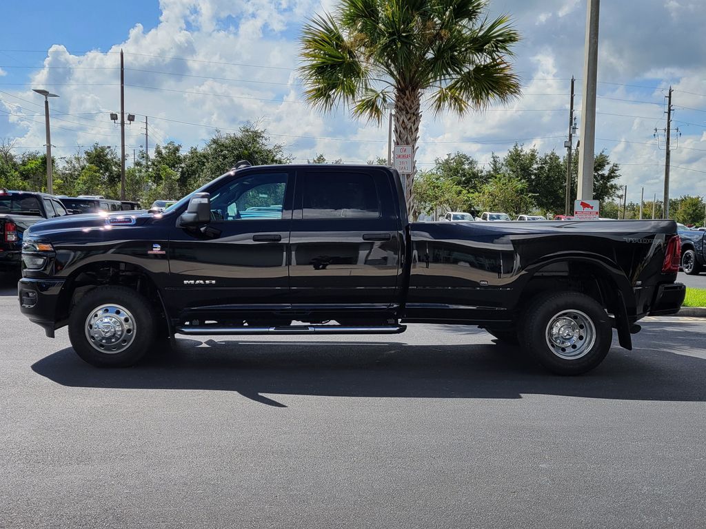 New 2026 Ram 3500 BIG HORN CREW CAB 4X4 8' BOX Pickup