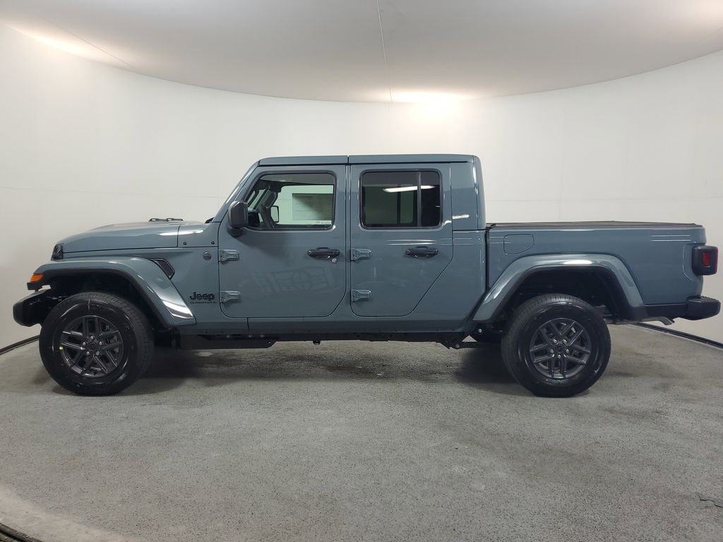 New 2026 Jeep Gladiator SPORT S 4X4 Pickup