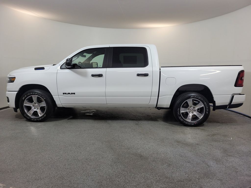 New 2026 Ram 1500 EXPRESS CREW CAB 4X2 5'7 BOX Pickup