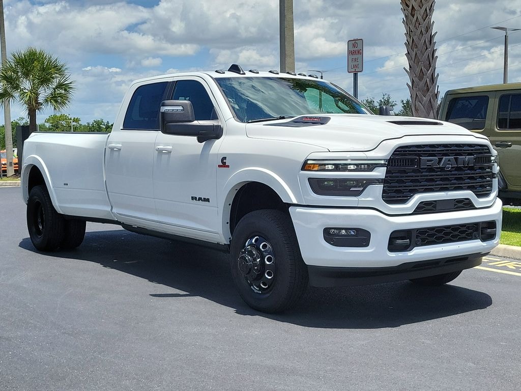 New 2026 Ram 3500 LIMITED CREW CAB 4X4 8' BOX Pickup