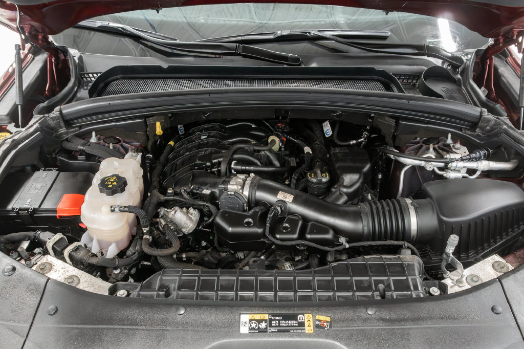 Used 2025 Jeep Grand Cherokee L Laredo SUV