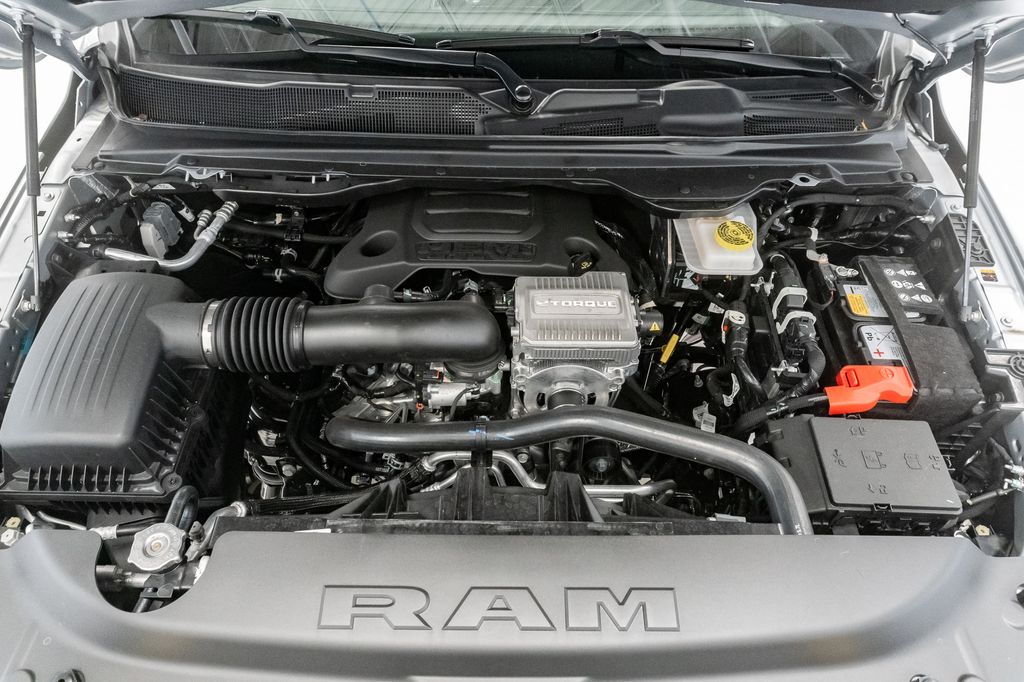 New 2026 Ram 1500 LARAMIE CREW CAB 4X4 5'7 BOX Pickup