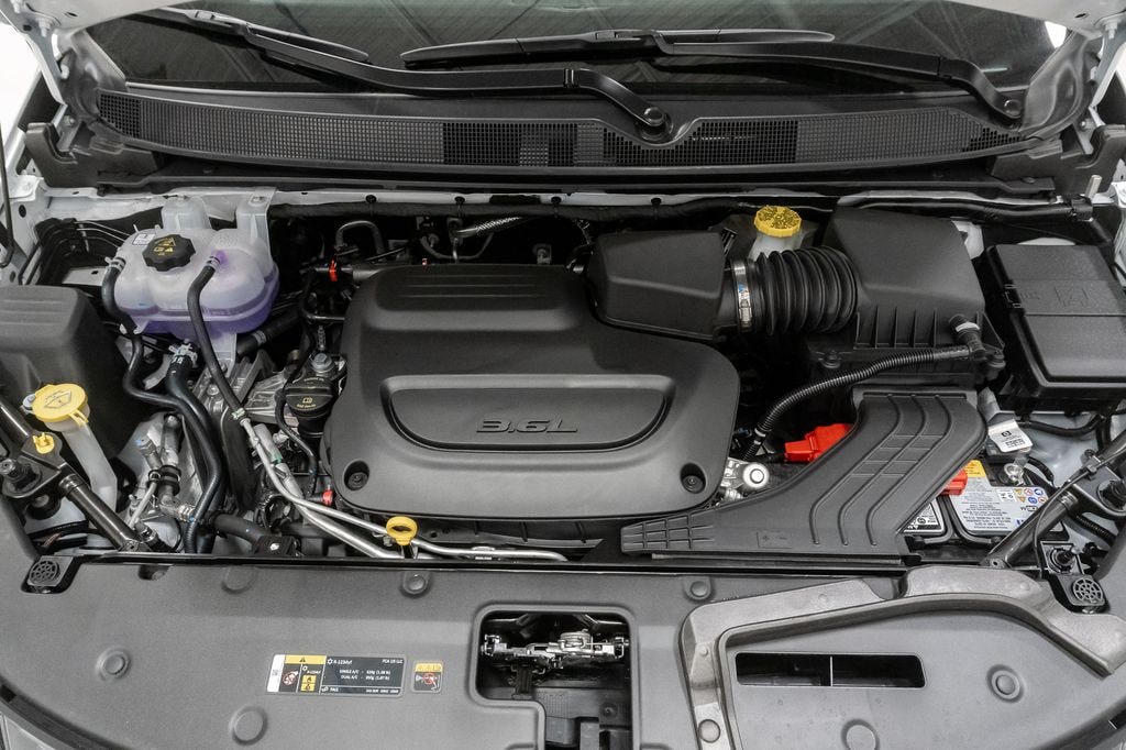 New 2027 Chrysler Pacifica LIMITED AWD Passenger Van