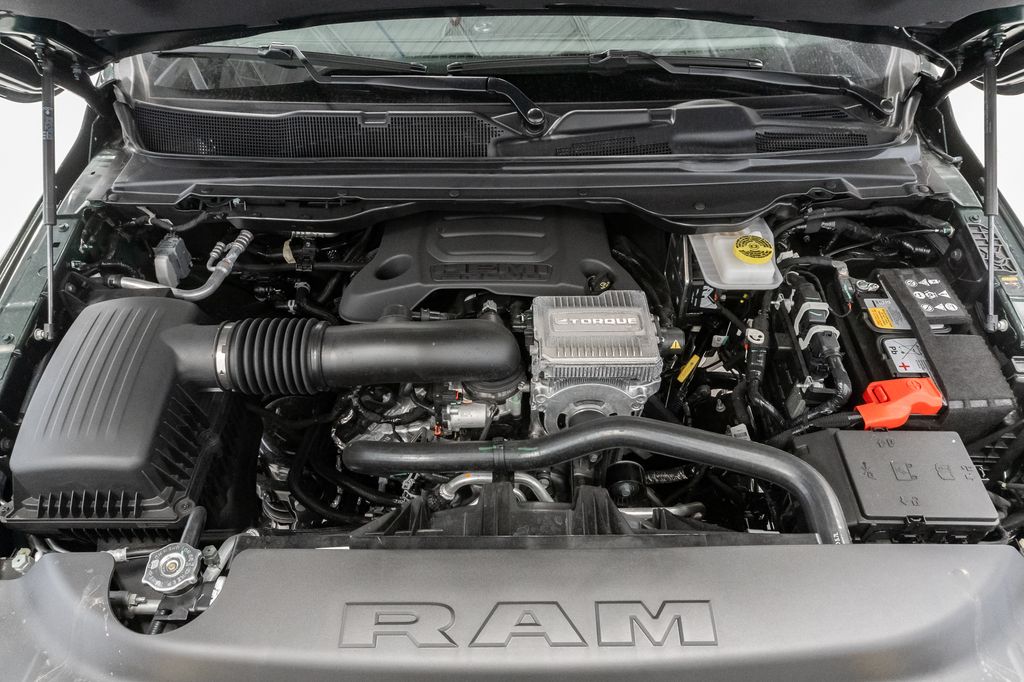 New 2026 Ram 1500 LARAMIE CREW CAB 4X4 5'7 BOX Pickup