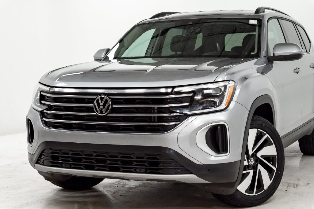 Used 2024 Volkswagen Atlas 2.0T SE w/Technology SUV