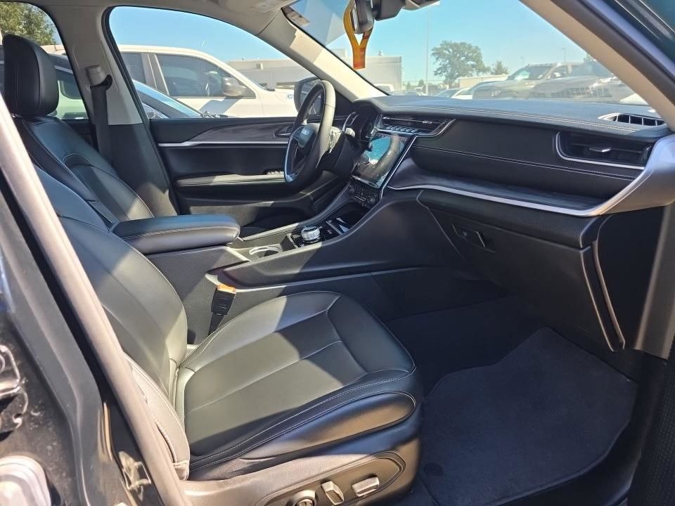 Used 2024 Jeep Grand Cherokee Limited SUV