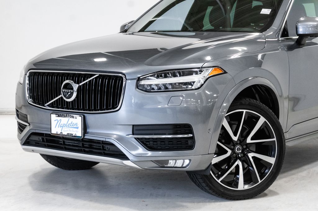 Used 2018 Volvo XC90 Momentum with VIN YV4A22PK2J1334525 for sale in Oakbrook Terrace, IL