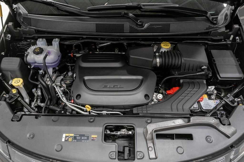 New 2027 Chrysler Pacifica LIMITED Passenger Van