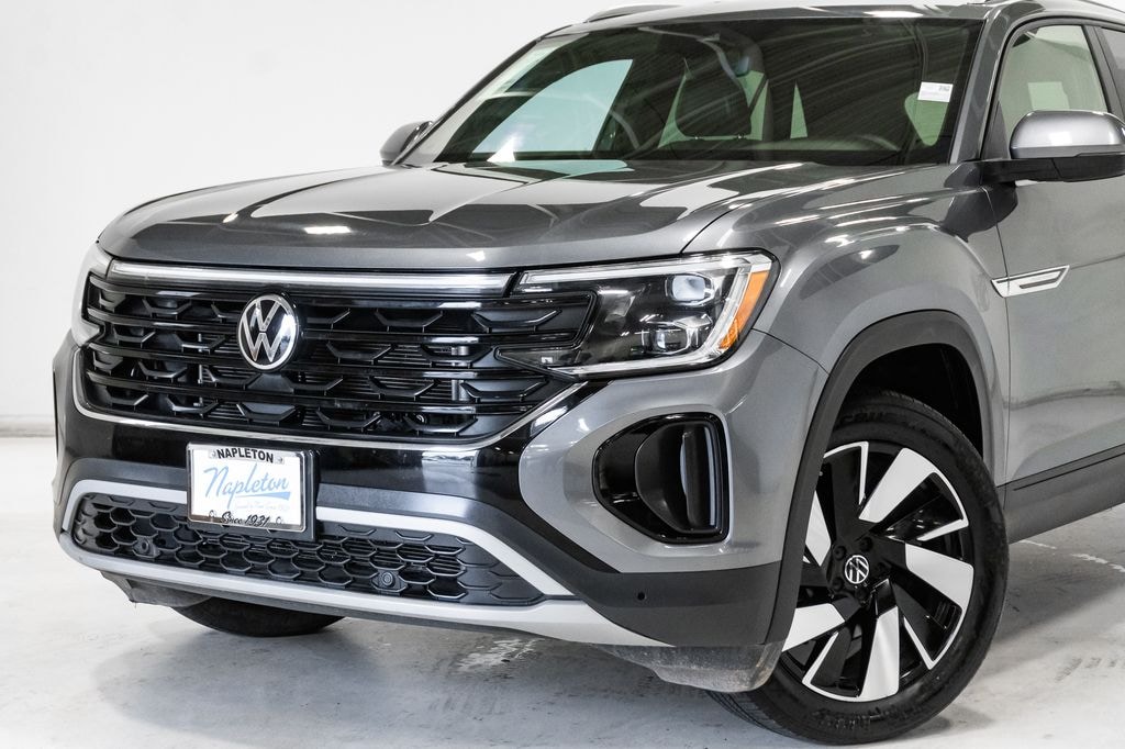 Used 2025 Volkswagen Atlas Cross Sport 2.0T SE w/Technology SUV