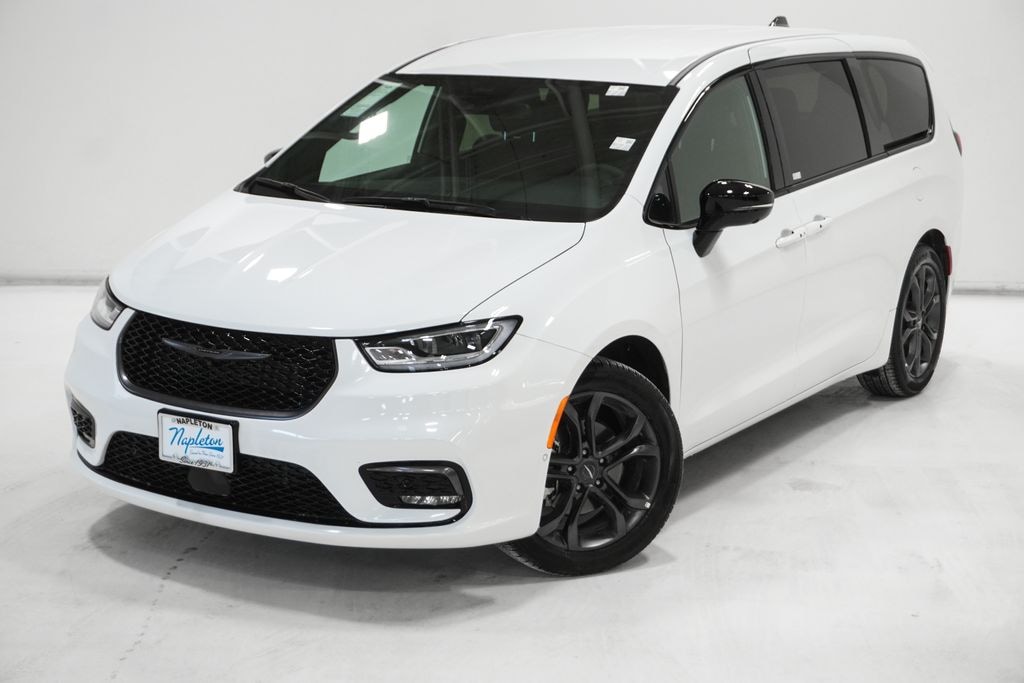 New 2026 Chrysler Pacifica SELECT Passenger Van