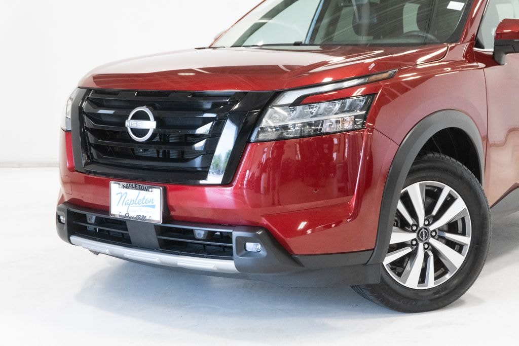 Used 2023 Nissan Pathfinder SL SUV