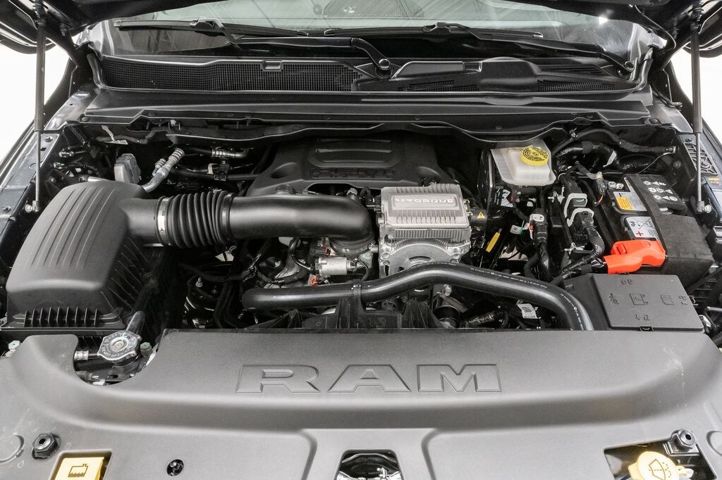 New 2026 Ram 1500 LARAMIE CREW CAB 4X4 5'7 BOX Pickup