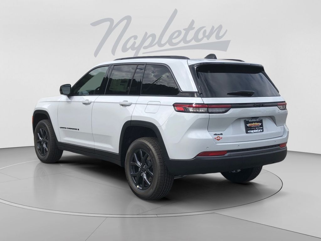 New 2027 Jeep Grand Cherokee LAREDO ALTITUDE 4X4 Sport Utility