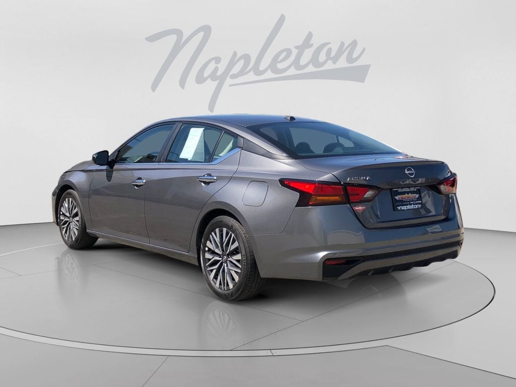 Used 2025 Nissan Altima SV Sedan