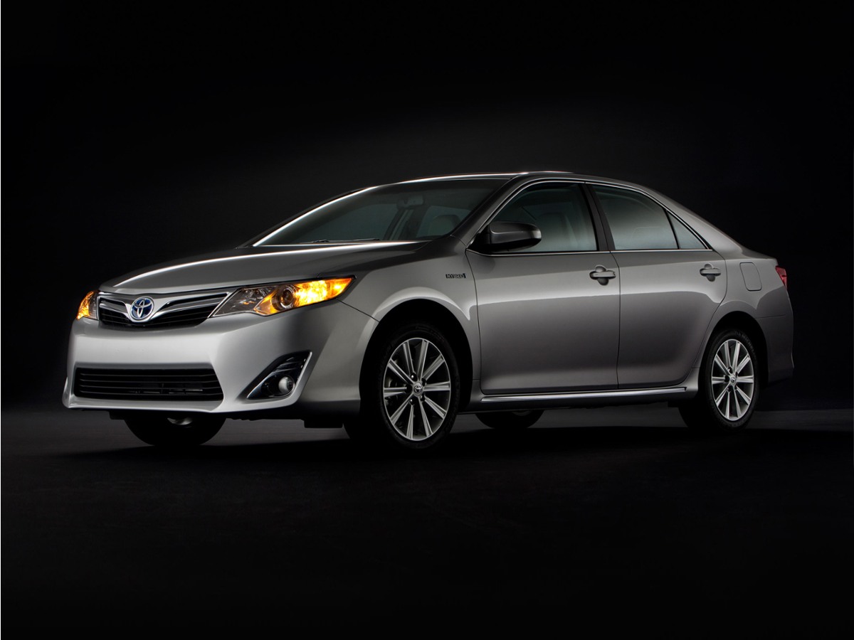  Toyota Camry Hybrid