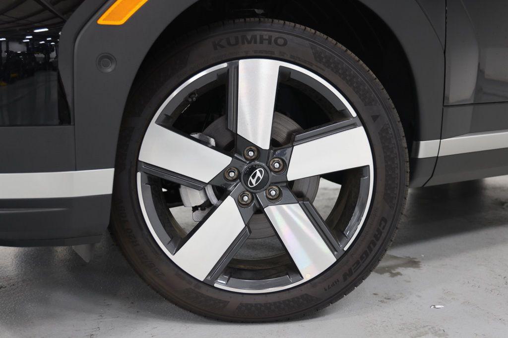 2026 Hyundai Santa Fe Limited - Photo 9